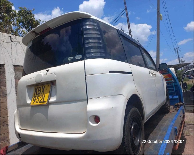 KBX 952L	TOYOTA SIENTA