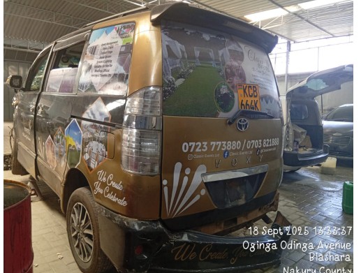 KCB 664K TOYOTA NOAH/VOXY