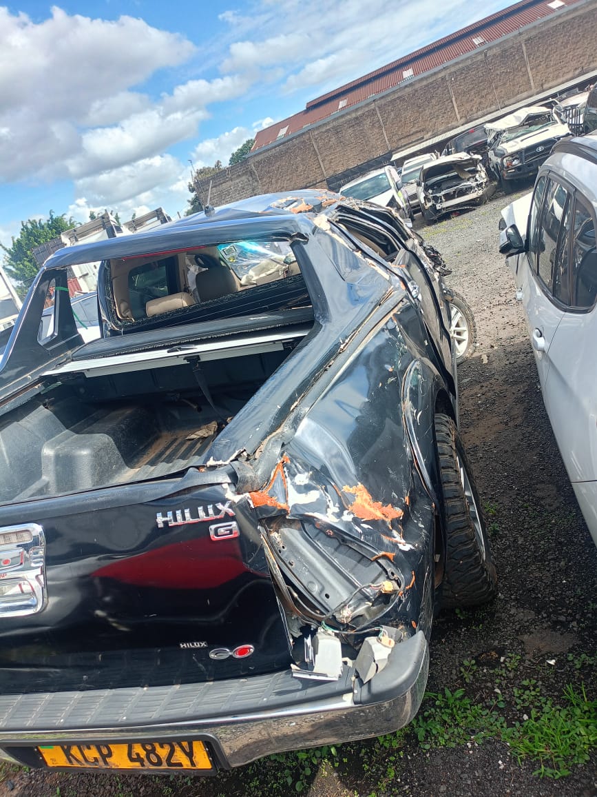 KCP 482Y TOYOTA HILUX D/CAB