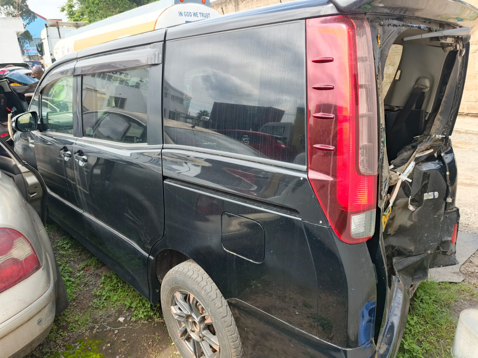 KDM 249J TOYOTA NOAH