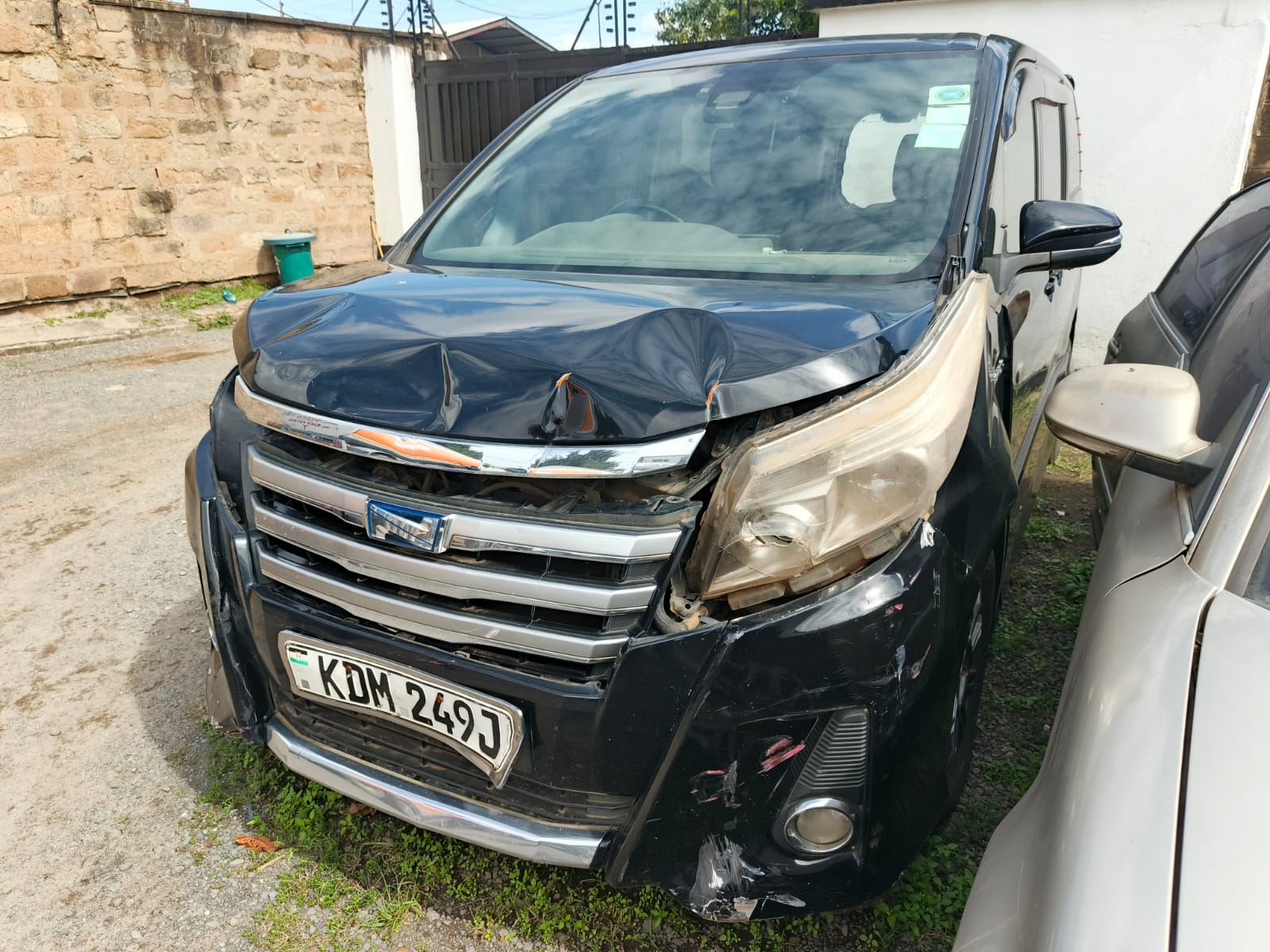 KDM 249J TOYOTA NOAH