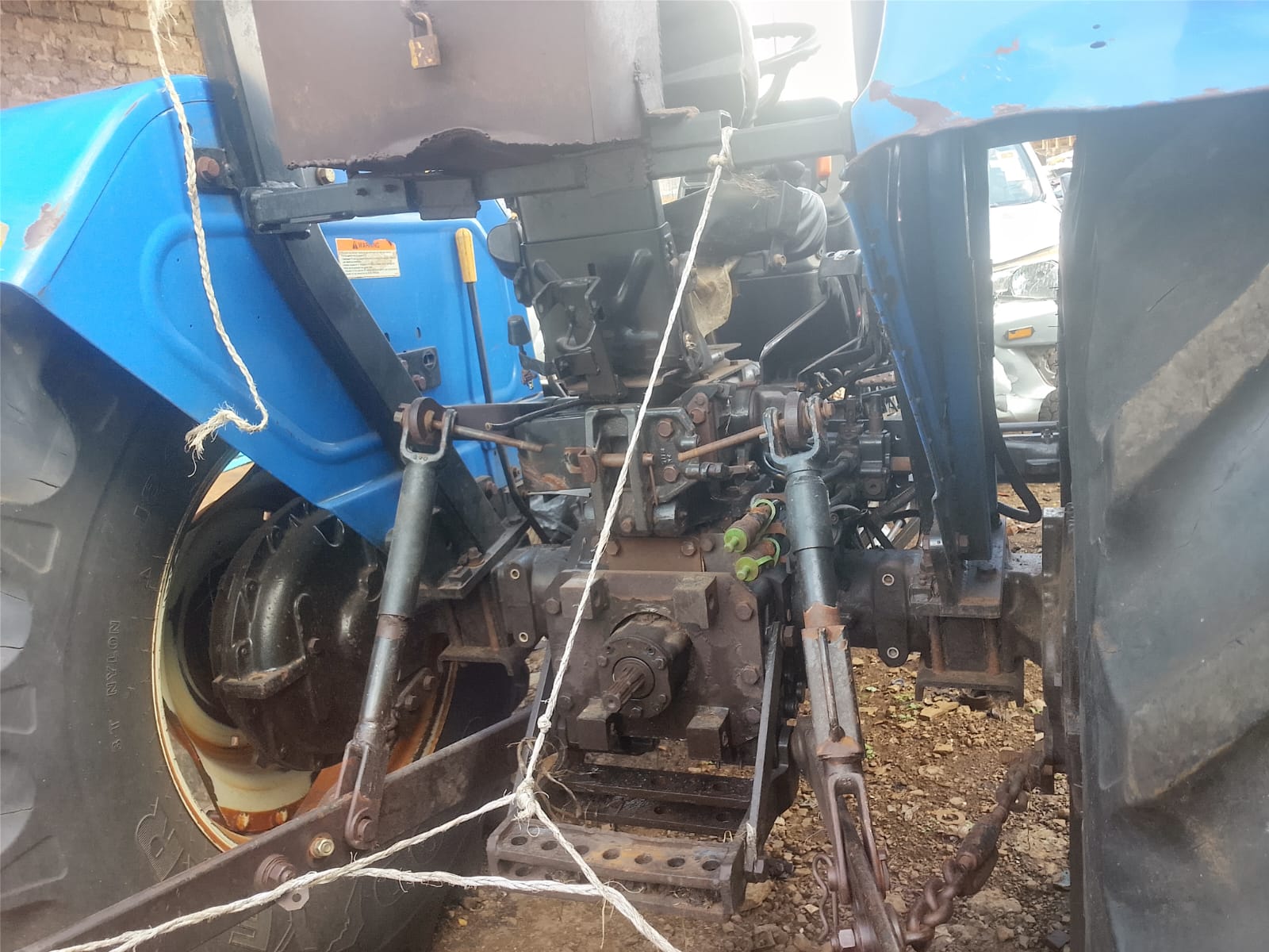 KTCC 609K NEW HOLLAND TRACTOR