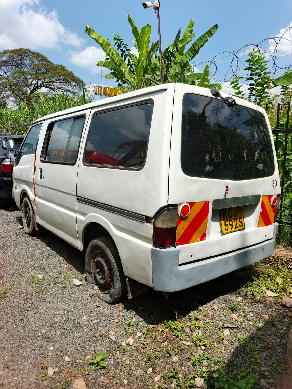 KCJ 592S MAZDA BONGO
