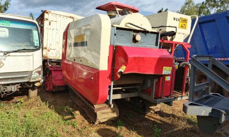 KHMA 447V FIELD KING COMBINE HARVESTER