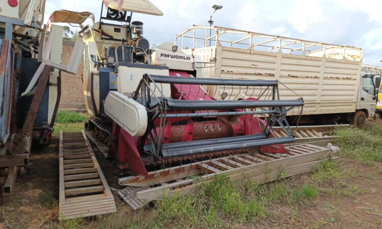 KHMA 635V FM WORLD COMBINE HARVESTER 2. jpeg