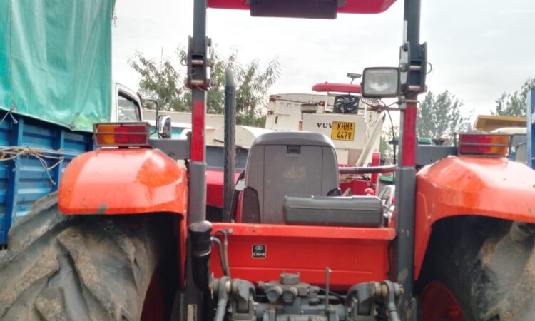 KTCC 103L KUBOTA M8540