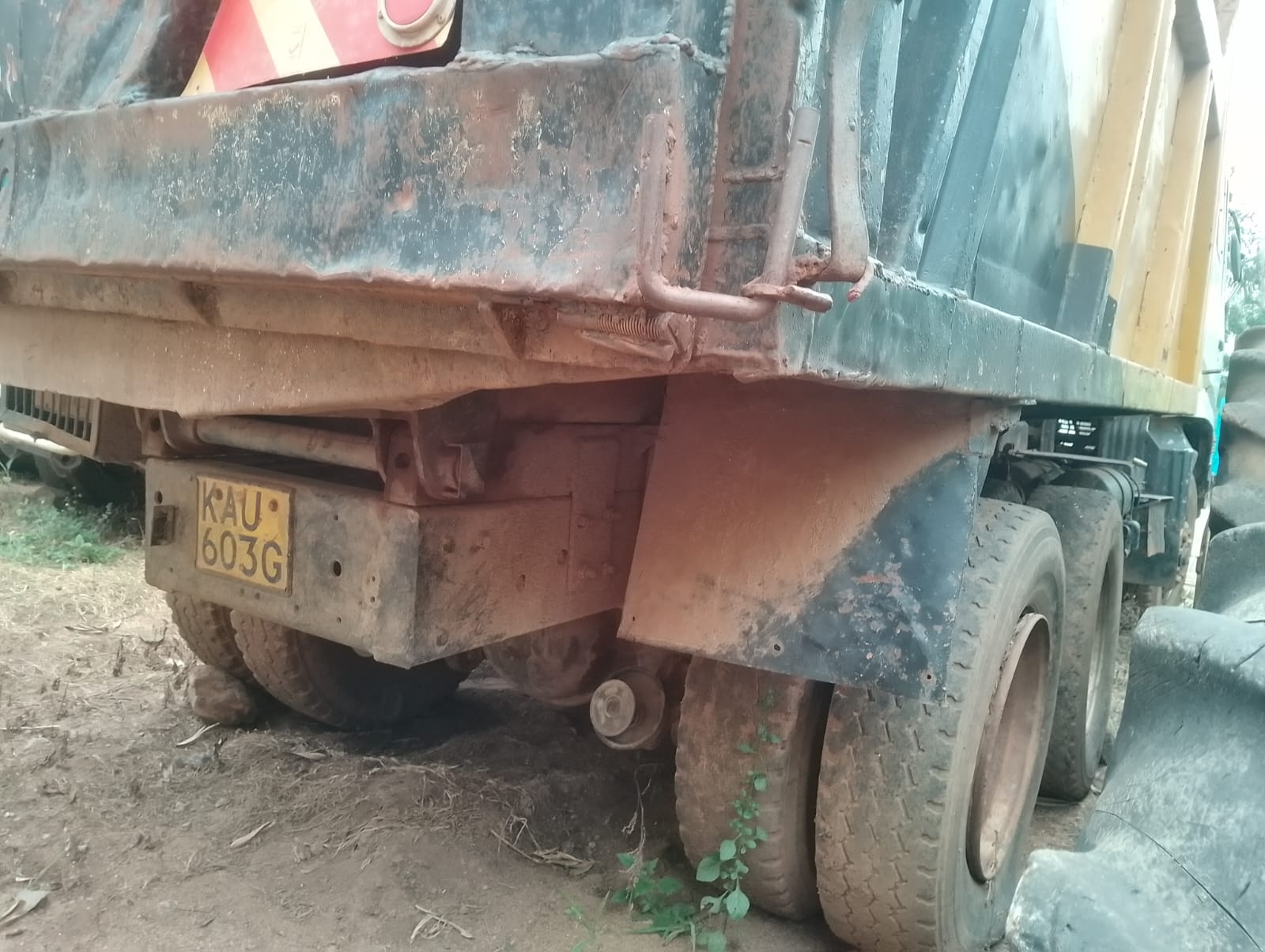 KAU 603G MITSUBISHI FUSO - Image 3