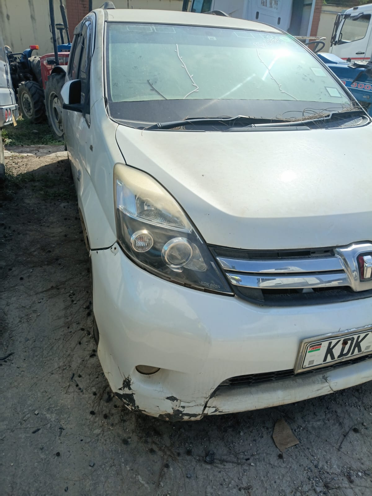 KDK 865F TOYOTA ISIS - Image 3